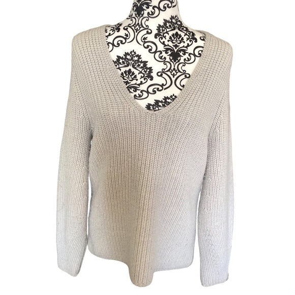 Babaton Merino Wool Knit V-neck Pullover Sweater - Picture 3 of 11